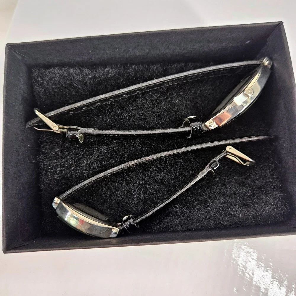 NOS His and Hers Matching Quartz Watch Set Silver Tone Black Faux Leather Straps